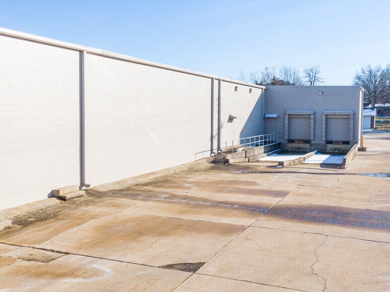 More Photos Of 1050-1056 S Bishop Ave, Rolla Storefront For Sale