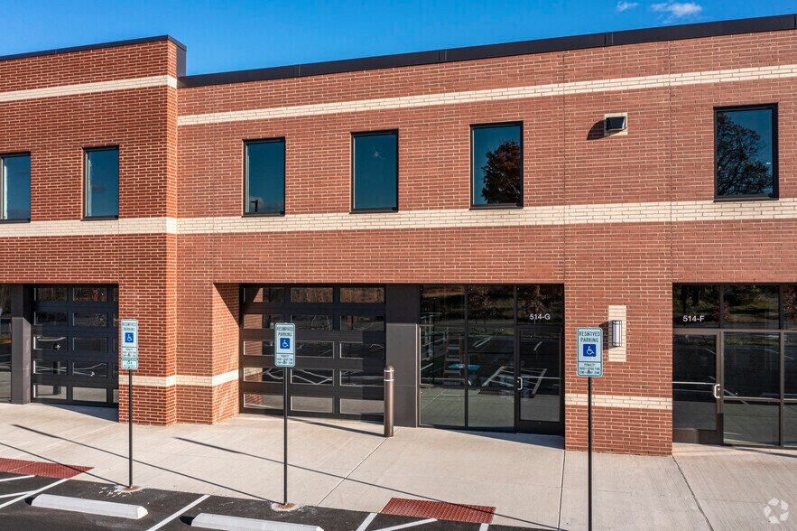 More Photos Of 514 Lansdowne Rd, Fredericksburg Flex For Lease