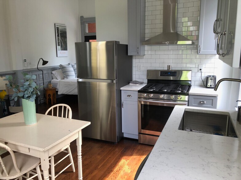 More Photos Of 2 Courtney Ave, Newburgh Apartments For Sale