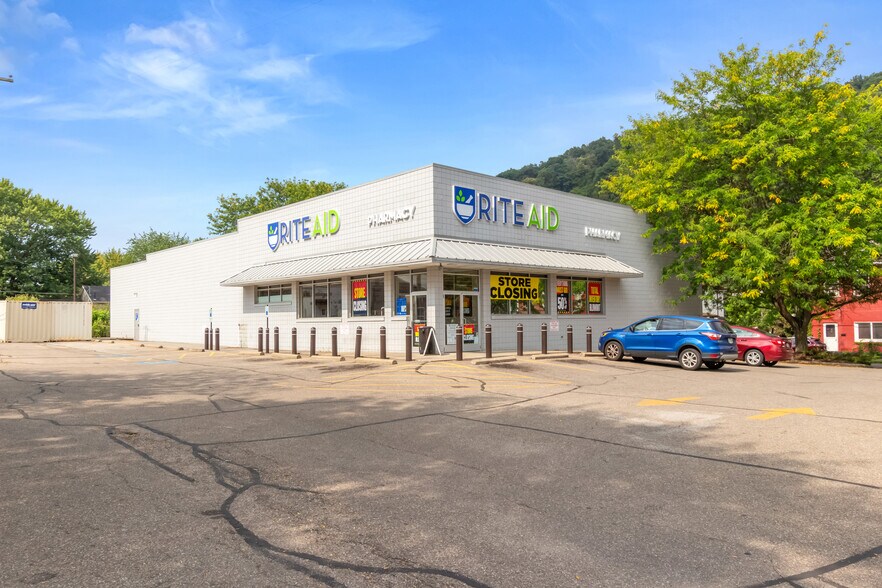 More Photos Of 220 3rd St, Wellsville Drugstore For Sale