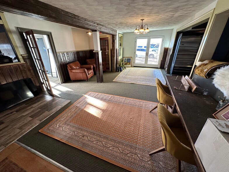 More Photos Of 18088 Highway 395, Lakeview Hospitality For Sale