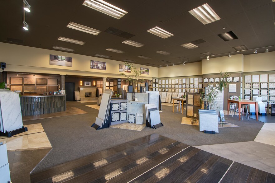 More Photos Of 654 Irwin St, San Rafael Service For Lease