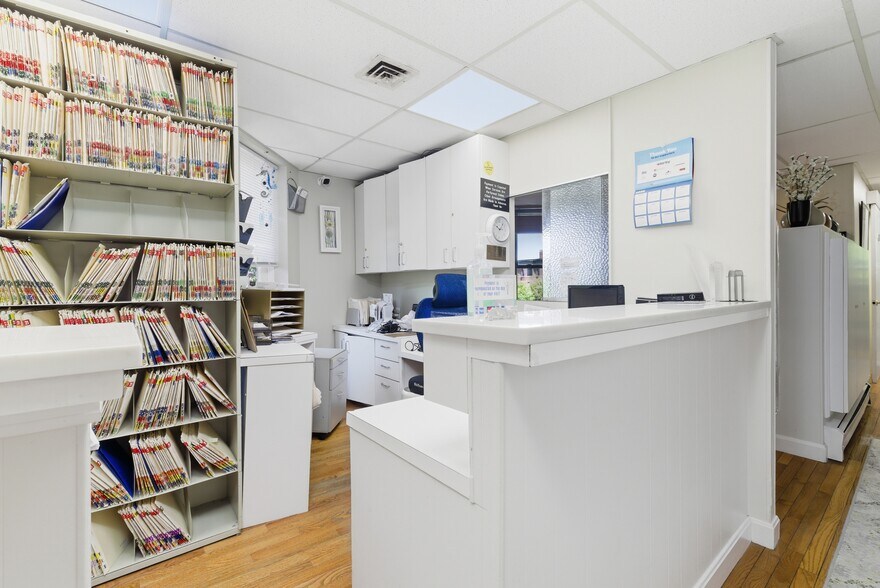 More Photos Of 1051 Beacon St, Brookline Medical For Sale
