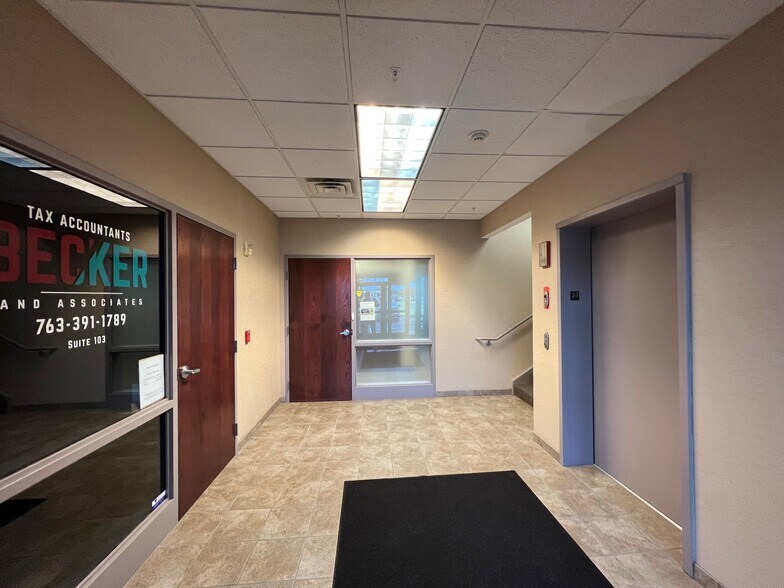 More Photos Of 5298 Kyler Ave NE, Albertville Medical For Lease