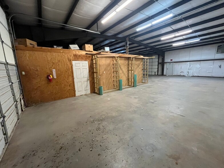 More Photos Of 4086 N NC 16 Business Hwy, Denver Industrial For Lease