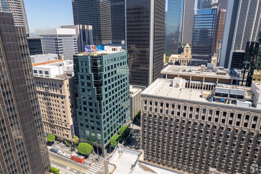 More Photos Of 655 S Hope St, Los Angeles Apartments For Lease