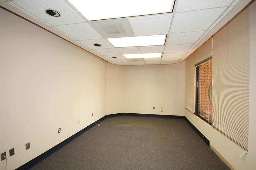 More Photos Of 1444 Watson Blvd, Warner Robins Office For Lease