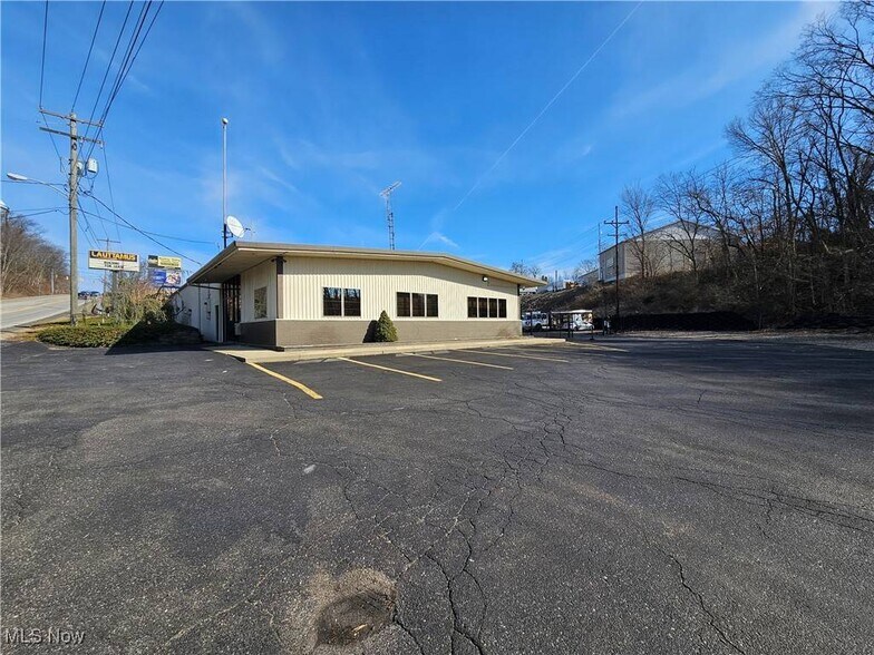 More Photos Of 1344 Cove Rd, Weirton Flex For Sale