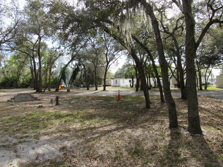More Photos Of 12300 Phillips Ln, Gibsonton Manufactured Housing Mobile Home Park For Sale