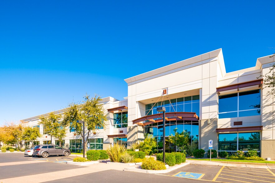 More Photos Of 5701 W Talavi Blvd, Glendale Office For Lease