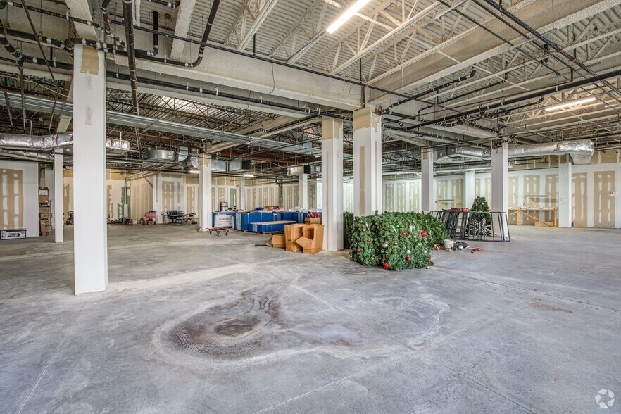 More Photos Of 11275 W Broad St, Glen Allen Unknown For Lease