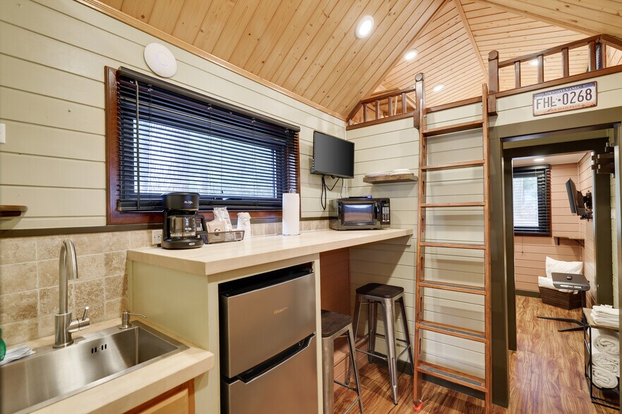 More Photos Of 2624 State Route 534, Albrightsville Hotel For Sale