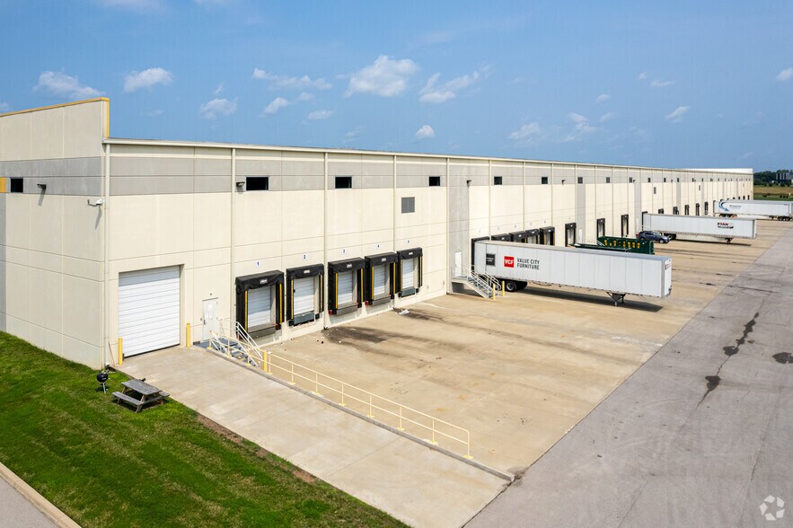 More Photos Of 1150 Patrol Rd, Jeffersonville Distribution For Lease
