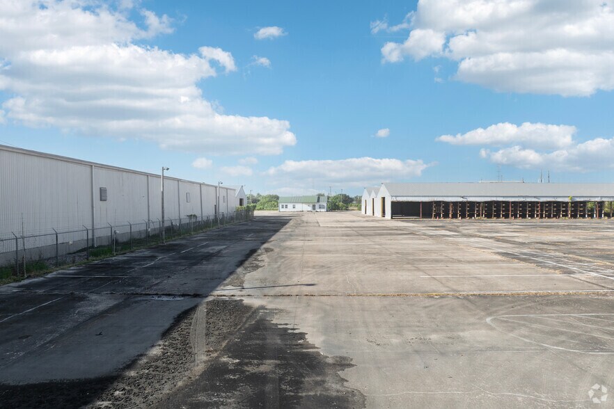 More Photos Of 4812 Gulf Fwy, Houston Warehouse For Sale