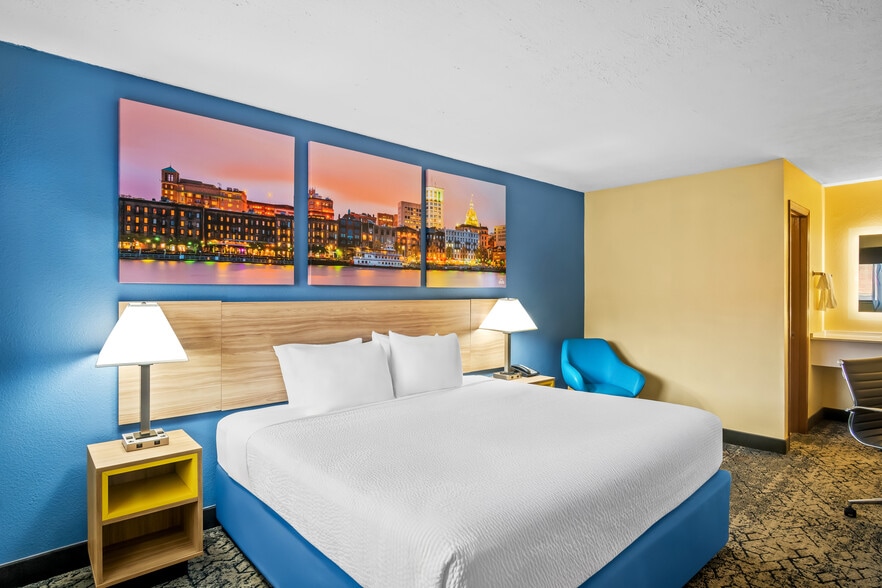 More Photos Of 1630 Richmond St, Mount Vernon Hotel For Sale