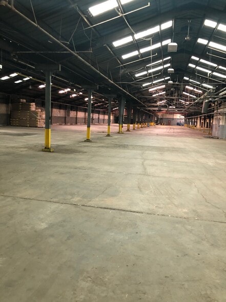 More Photos Of 55 Woodruff St, Walden Distribution For Sale