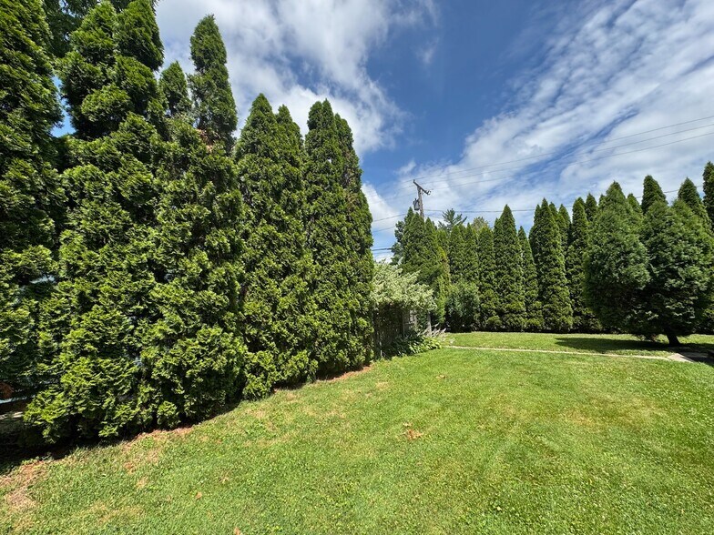 More Photos Of 5777 Summit St, Sylvania Specialty For Sale