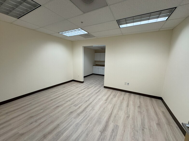 More Photos Of 4446-4450 Park Heights Ave, Baltimore Storefront For Lease