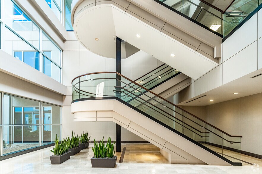 More Photos Of 1707 Market Place Blvd, Irving Office For Lease