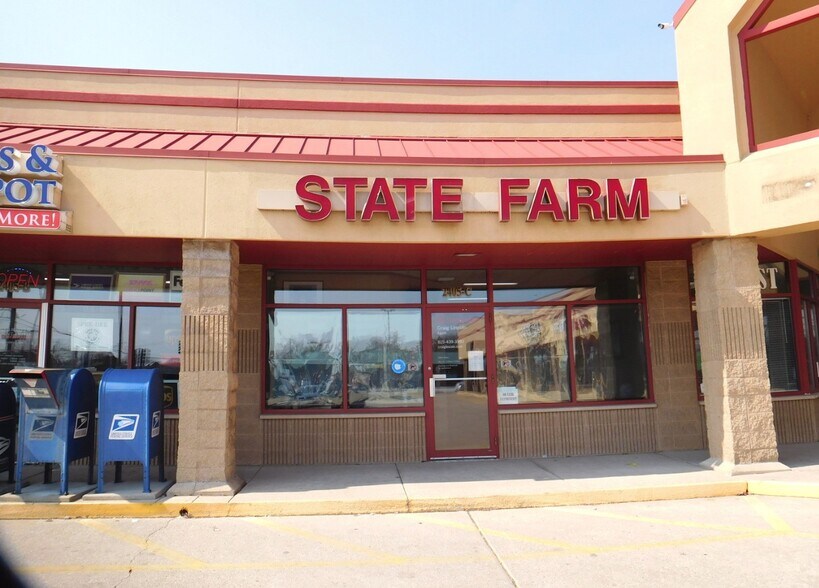 More Photos Of 2405 Essington Rd, Joliet General Retail For Lease