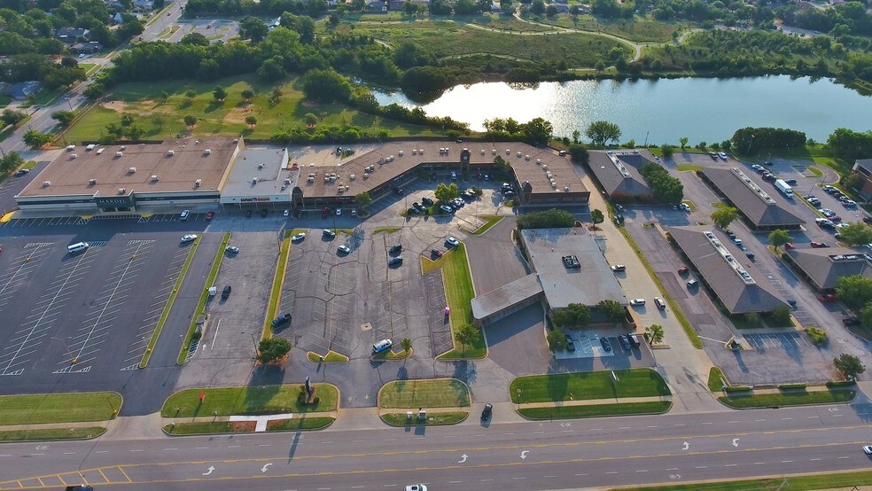 More Photos Of 3300-3454 S Boulevard St, Edmond Unknown For Lease