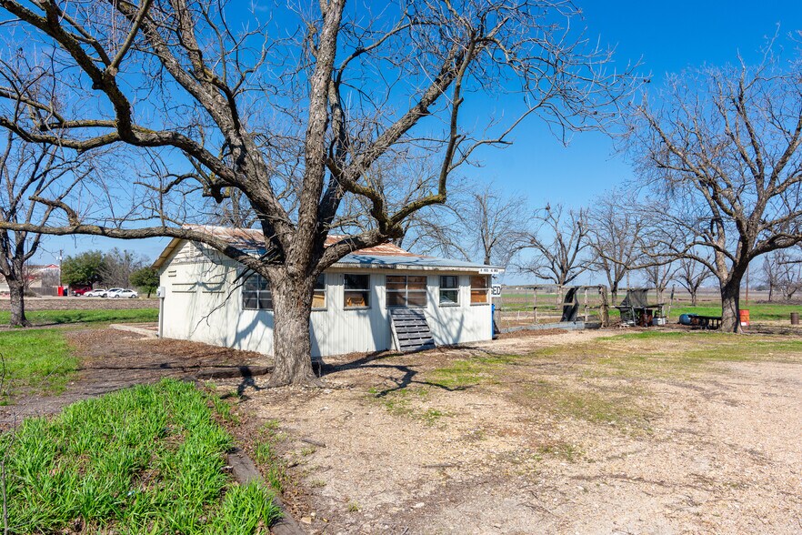 More Photos Of 3310 N Main St, Taylor Land For Sale