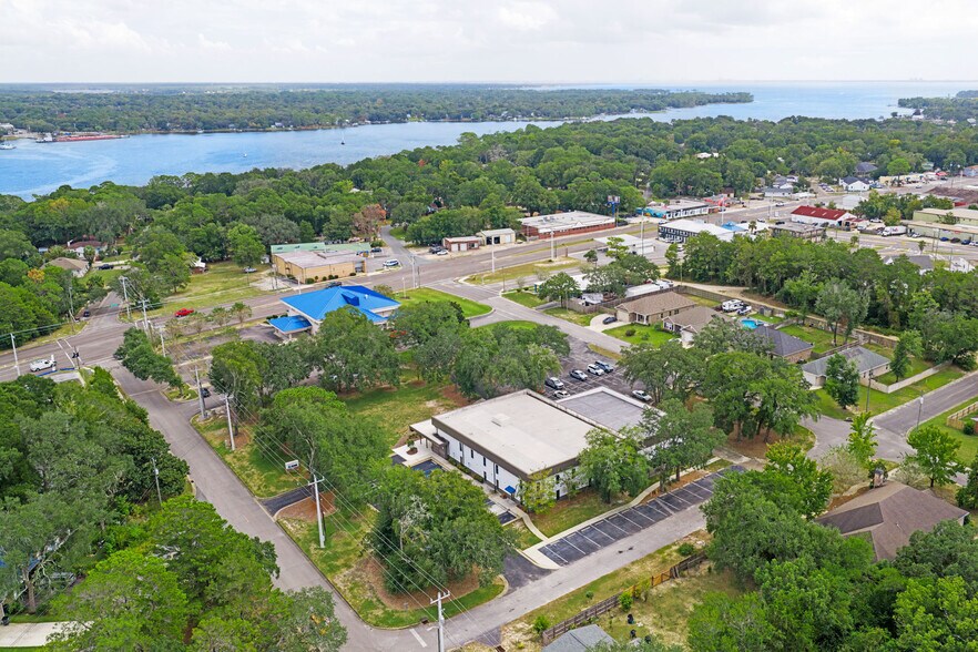 More Photos Of 313-315 Edge Ave, Valparaiso Office For Sale