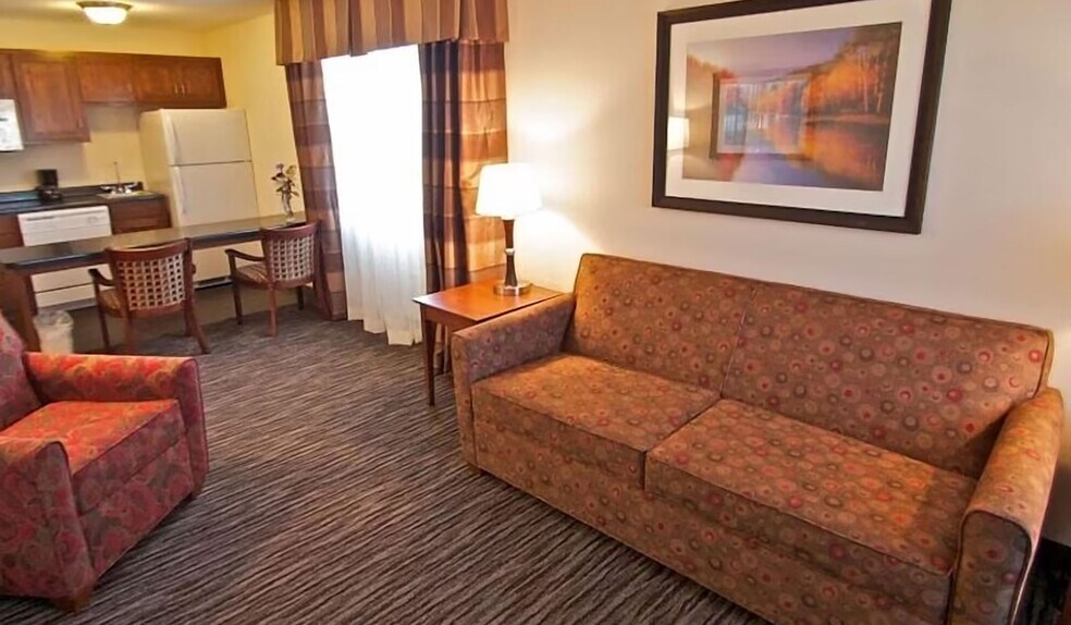 More Photos Of 211 W Main St, Parkers Prairie Hotel For Sale