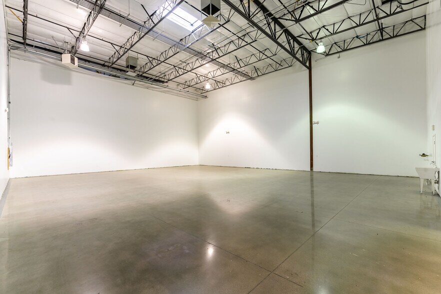 More Photos Of 6415 S Tenaya Way, Las Vegas Light Distribution For Lease