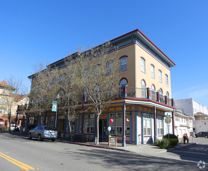 More Photos Of 220 Windsor River Rd, Windsor Apartments For Sale