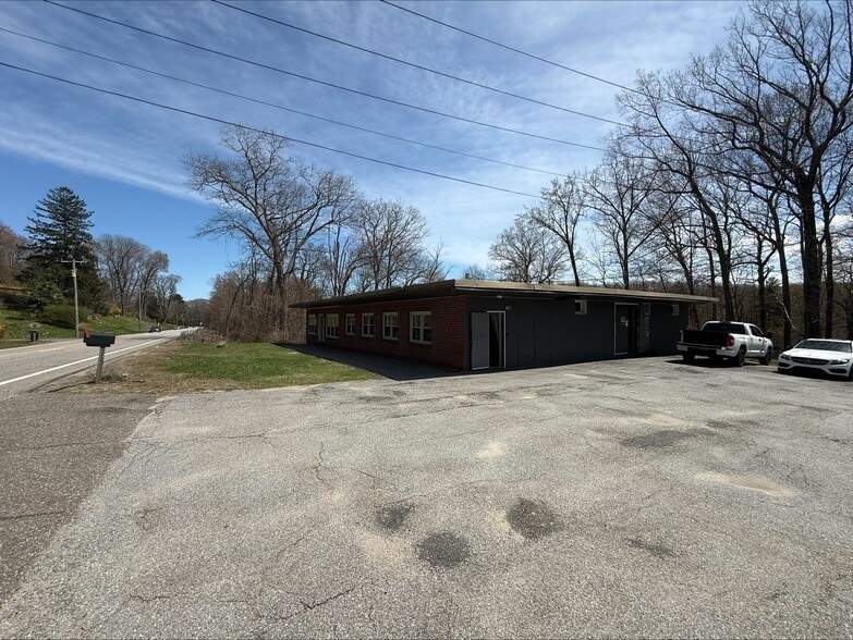 Primary Photo Of 271 Litchfield Rd, Harwinton Manufacturing For Sale