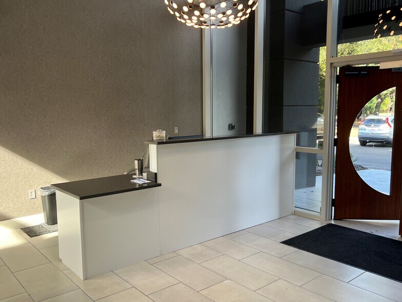 More Photos Of 4110 Southpoint Blvd, Jacksonville Coworking Space