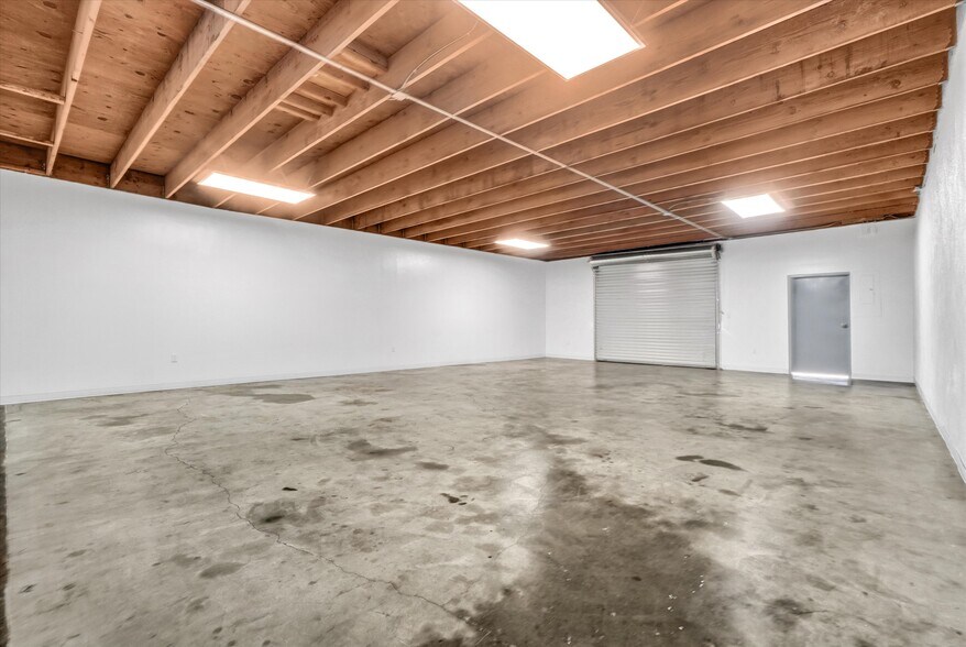 More Photos Of 520 W Pacific Coast Hwy, Long Beach Flex For Sale