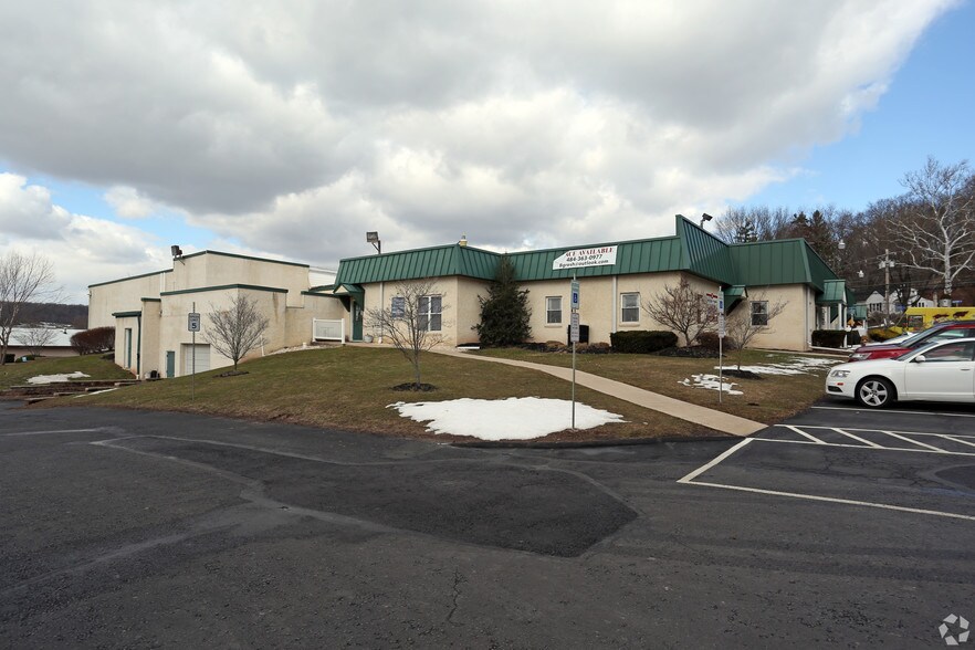 More Photos Of 1494 N Charlotte St, Pottstown General Retail For Lease