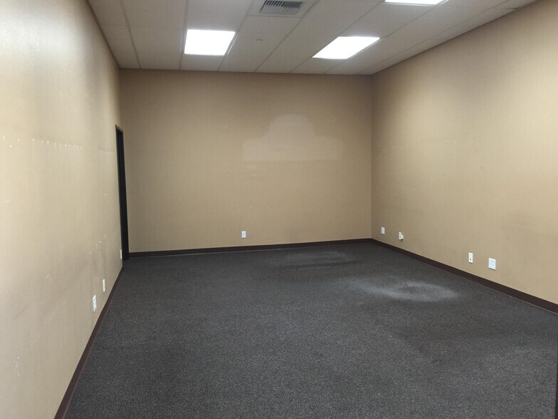 More Photos Of 12241 Industrial Blvd, Victorville Office For Lease