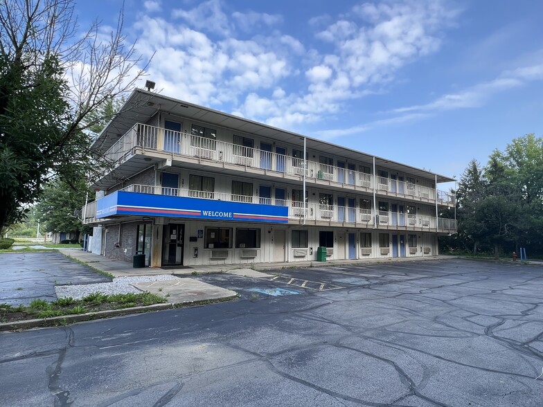 Primary Photo Of 311 E Highland Rd, Macedonia Hotel For Sale