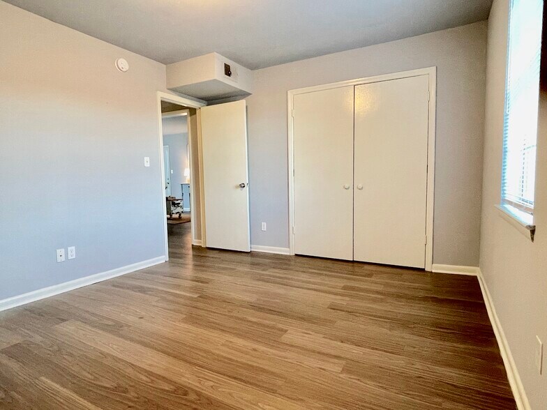 More Photos Of 11 Eumar Ct NW, Center Point Apartments For Sale