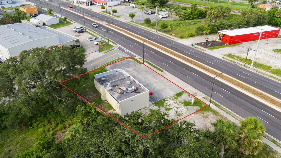 More Photos Of 2543 S Harbor City Blvd, Melbourne General Retail For Lease