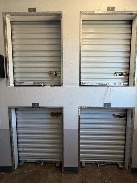 More Photos Of 922 W Evelyn Ave, Sunnyvale Self Storage For Sale