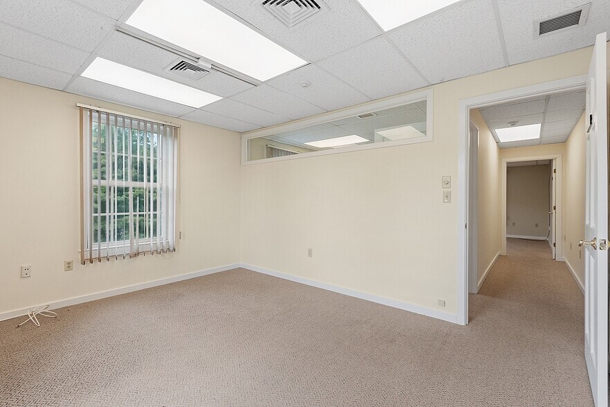 More Photos Of 233 Ayer Rd, Harvard Medical For Lease