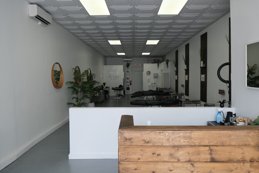 More Photos Of 931 N Fairfax Ave, West Hollywood Storefront Retail Residential For Lease