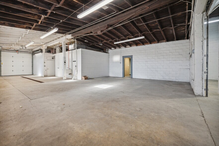 More Photos Of 15 Walnut St, Coshocton Warehouse For Sale