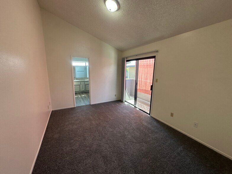 More Photos Of 2408 Gosford Rd, Bakersfield Apartments For Sale