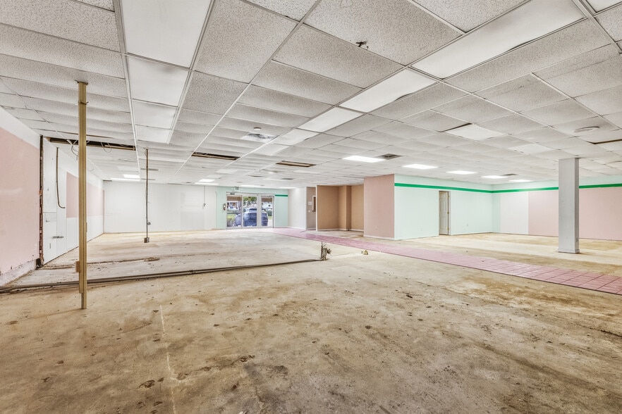 More Photos Of 1635 14th Ave, Vero Beach Office For Lease