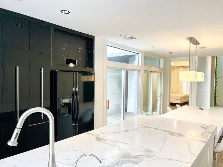 More Photos Of 3335 W Lamar St, Houston Office Residential For Lease