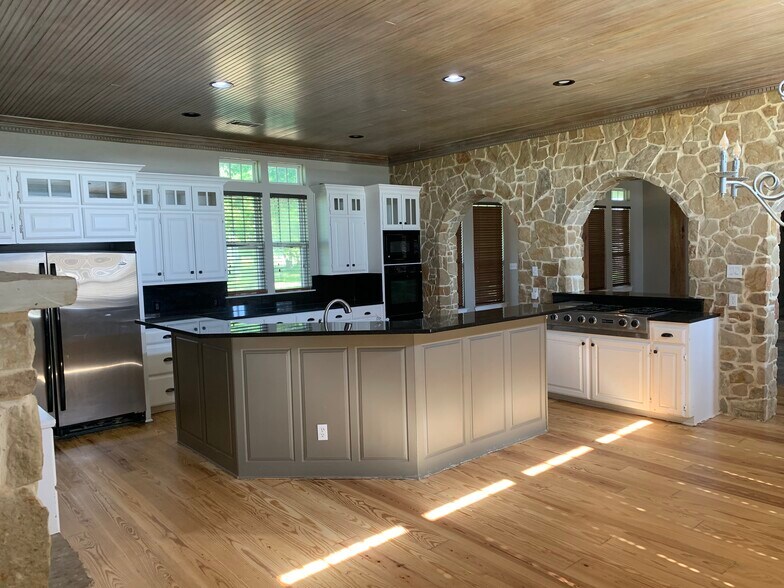 More Photos Of 5518 County Road 126, McKinney Office Residential For Lease