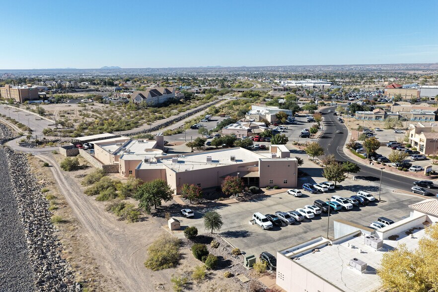 More Photos Of 1140 Commerce Dr, Las Cruces Office For Lease
