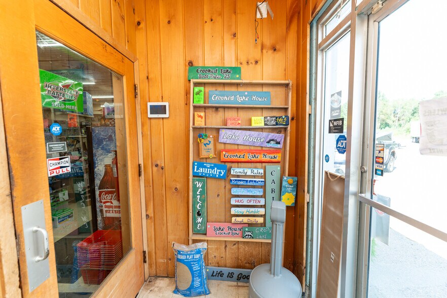 More Photos Of 7861 Mystic Lake Dr, Lake Storefront For Sale