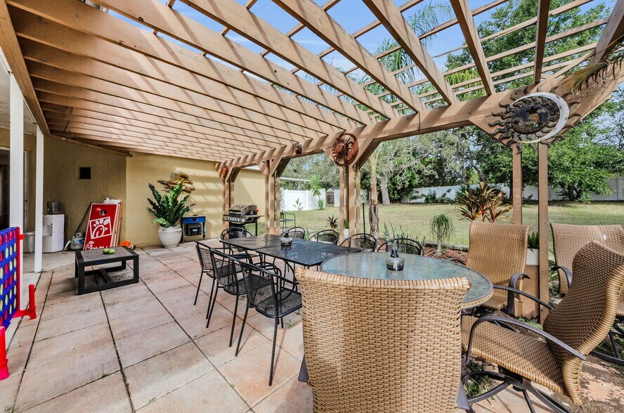 More Photos Of 11748 La Madera Blvd, Port Richey Office For Sale