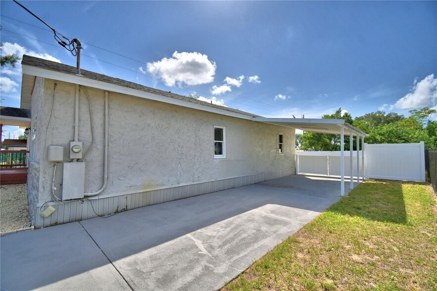 More Photos Of 208 Center St, Auburndale Office For Sale